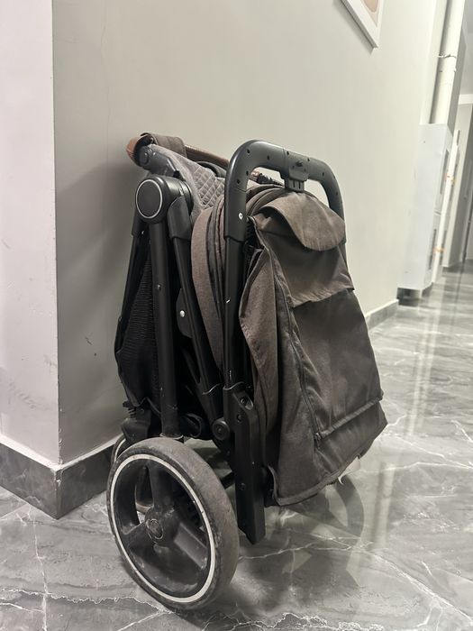 Продам коляску в хорошем состоянии