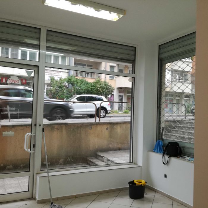 Дава се под наем Магазин в София, 7-ми 11-ти километър - 55 кв.м за 330 € - Снимка #1