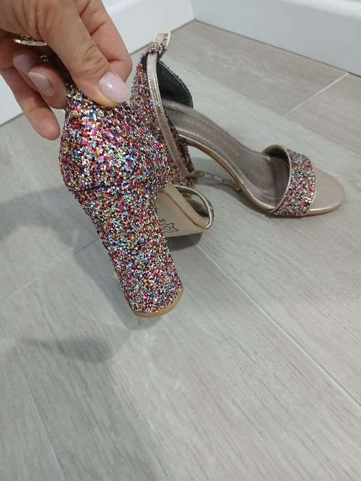 Sandale  nr 36 stare perfecta