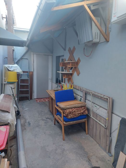 Дом из двух комнат.