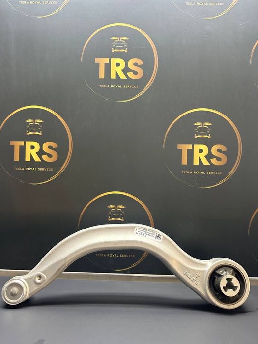 Преден крив носач (Банан) Tesla model Y