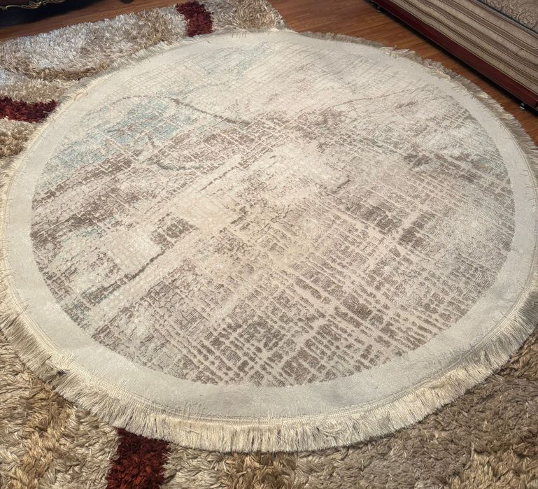 Ковер круглый продам