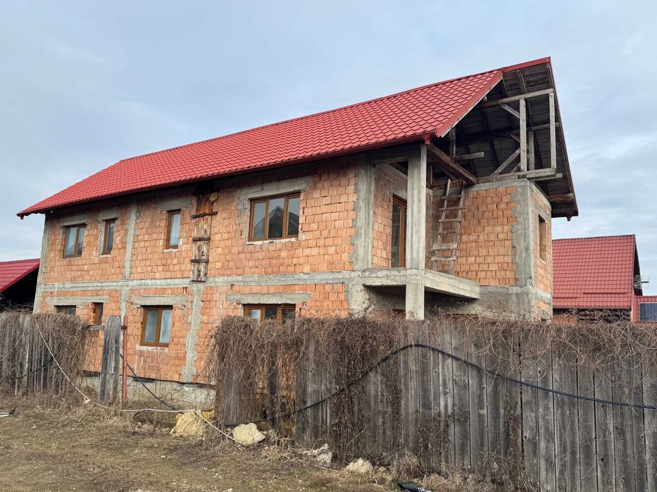 Casă spațioasă 206 mp + teren 1700 mp, zonă centrală Făgăraș