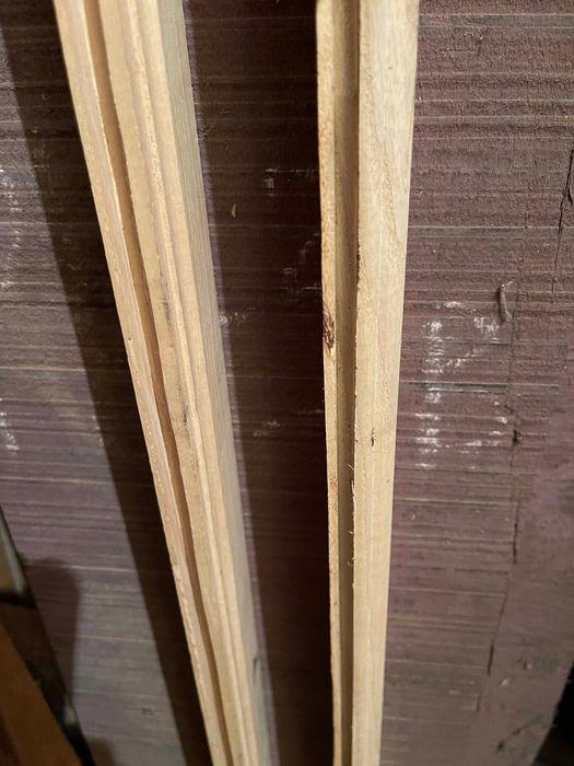 Профили за рамки на вратички или картини от ясен масив