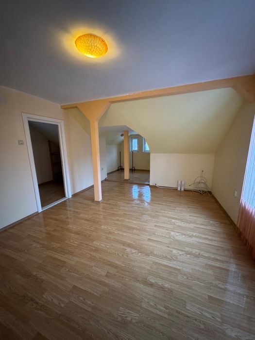 Inchiriez casa pe traian!
