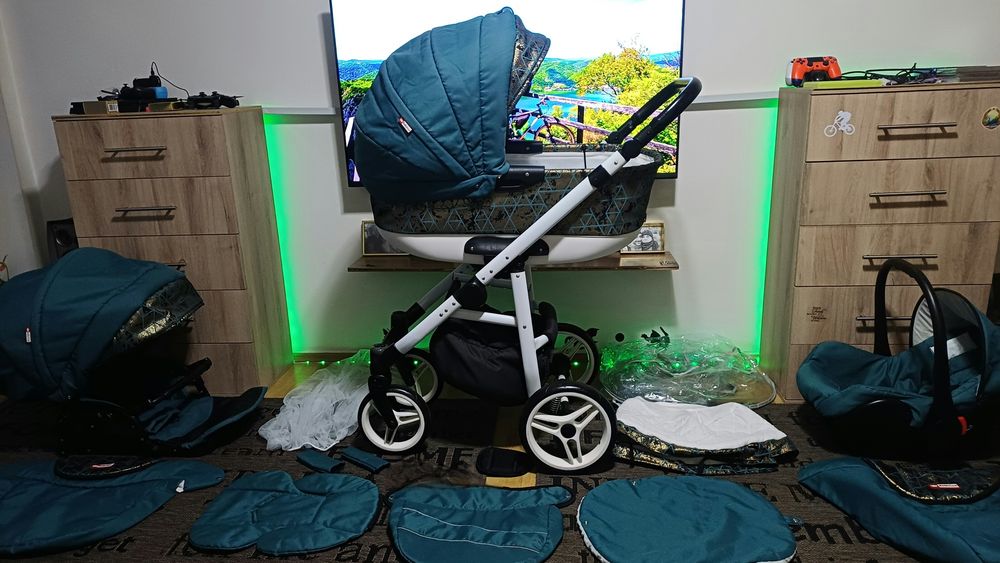 Cărucior copii 3 în 1[sport,landou și scaun auto].Baby Lux Limited Edition.
