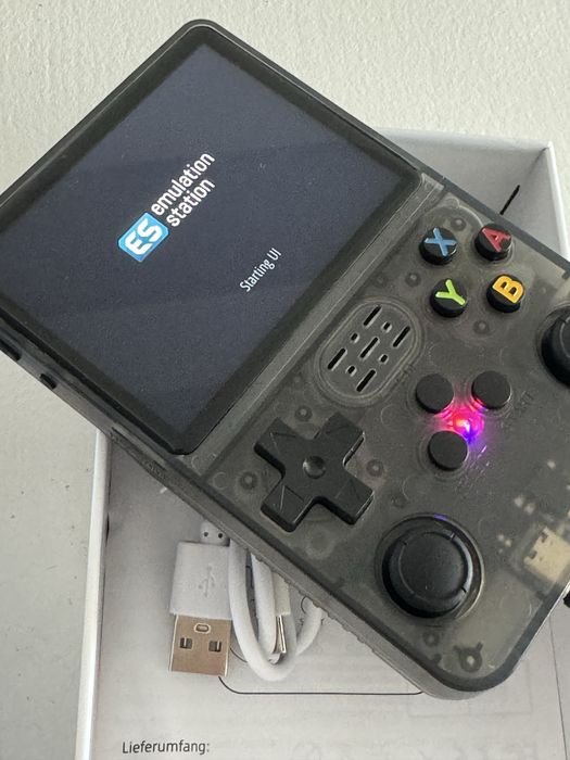 Consola retro portabila R36S 64GB cu jocuri