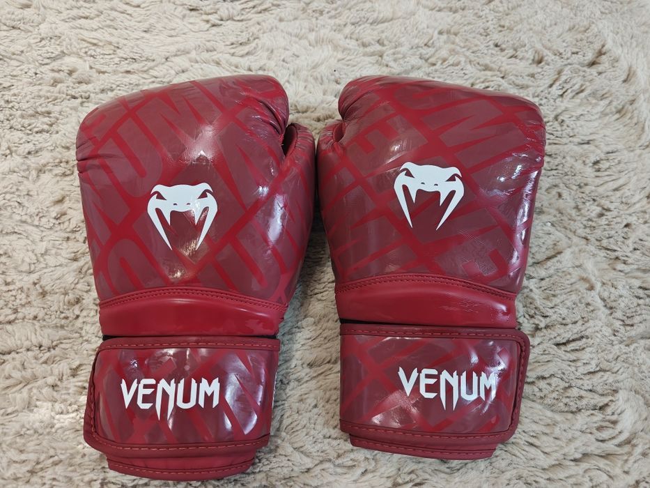 Manusi Venum Contender
