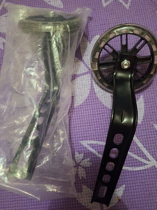 НОВИ светещи спомагателни за колело