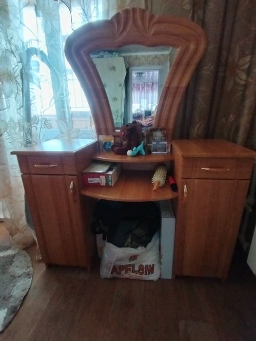 Продам спальный гарнитур