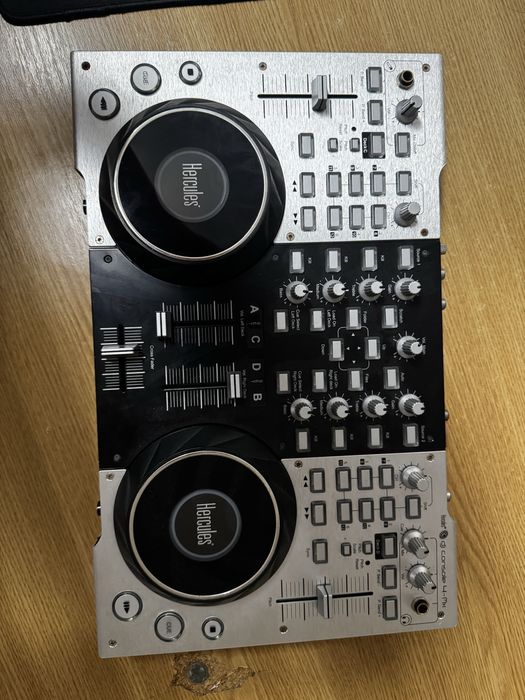 Consola DJ Hercules 4-Mx