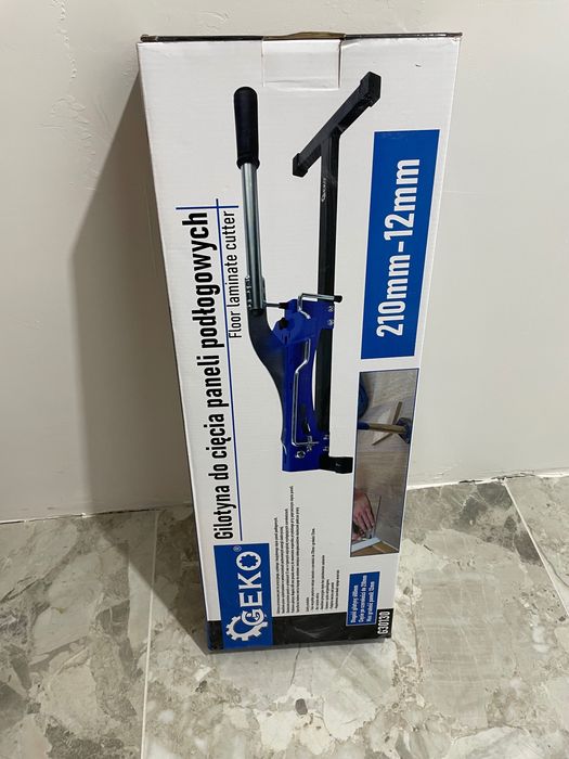 Гилотина за рязане на ламинат и винил GEKO 30130 /210 мм., 12 мм./