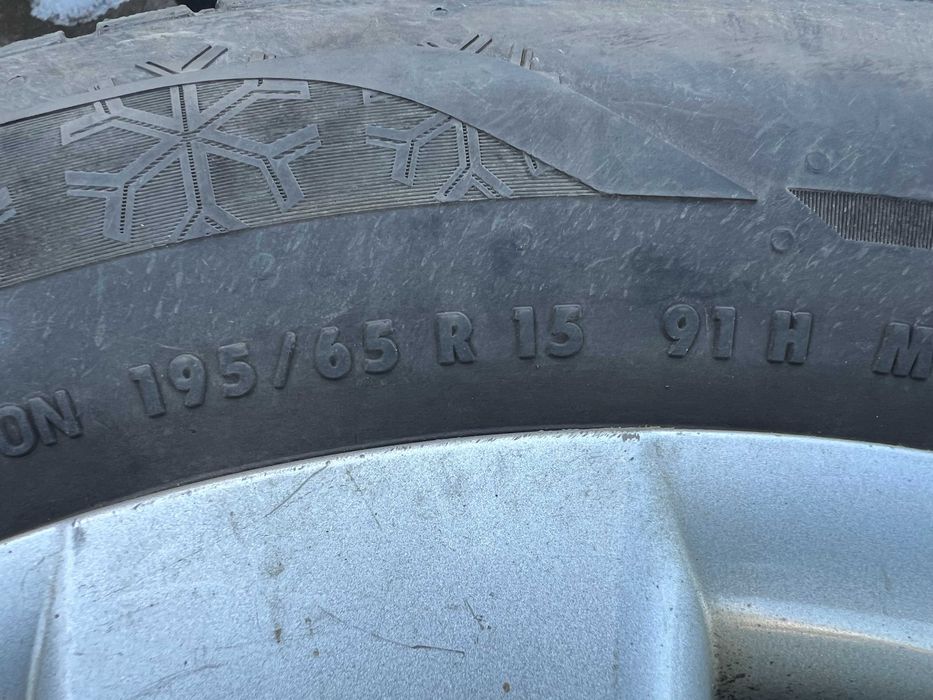 Джанти със зимни гуми 195/65/15 с 8.29мм. грайфер от Мазда/Mazda!!