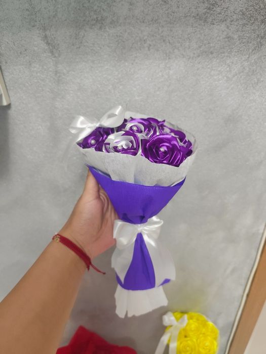 Trandafiri satin