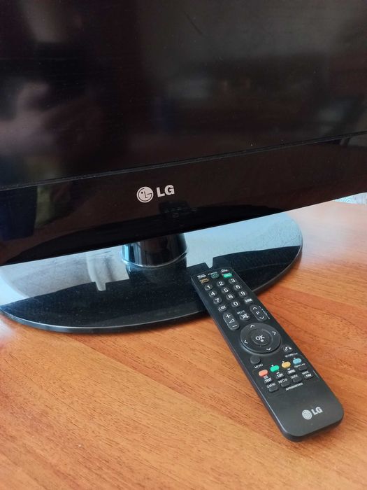 Телевизор LG 80 диагональ