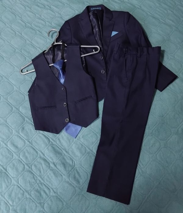 Продам школьную форму для мальчиков