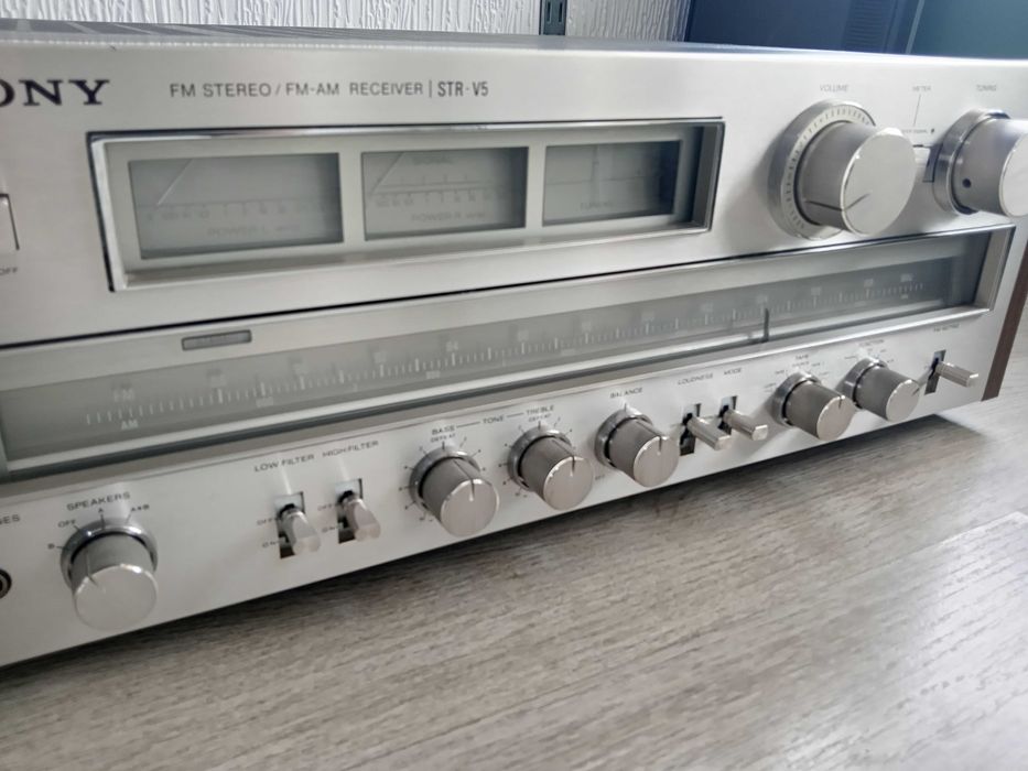 Продавам SONY STR V5