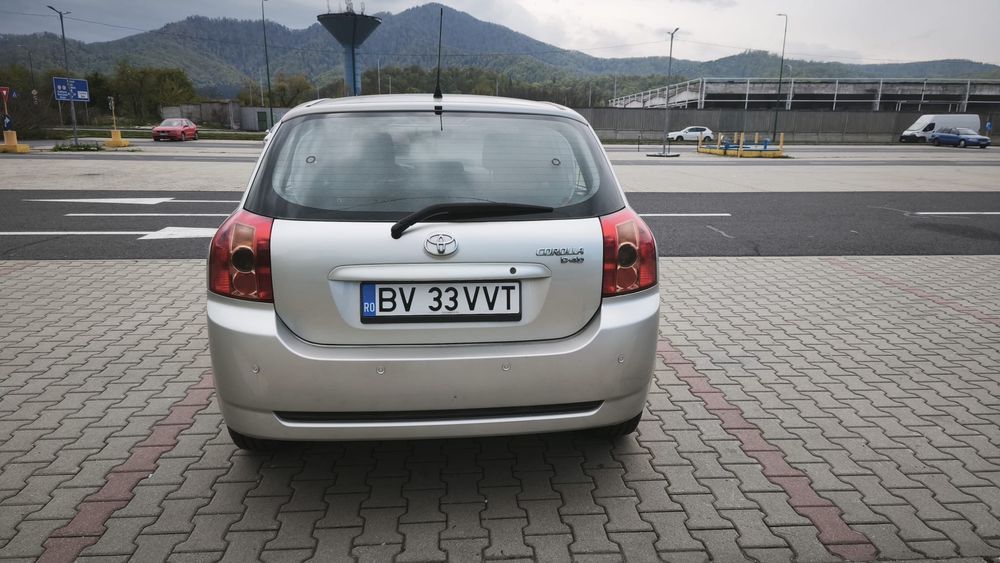 De vânzare: Toyota Corolla 2005 – 1.4 D-4D, MMT, 261.000 km, Hatchback