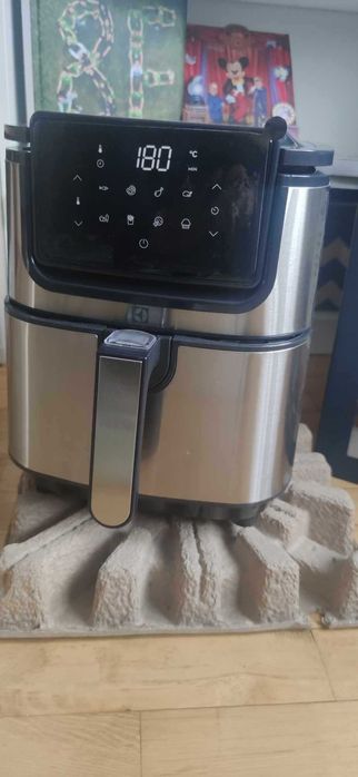 Friteuza cu aer cald - Airfryer, Electrolux NOUA in garantie