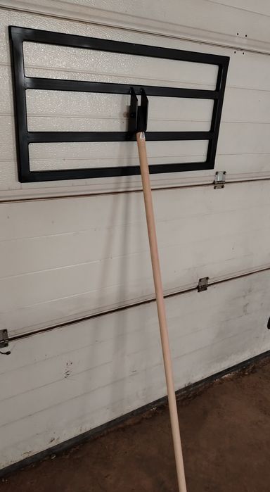 Nivela, grebla, pamant-nisip gazon