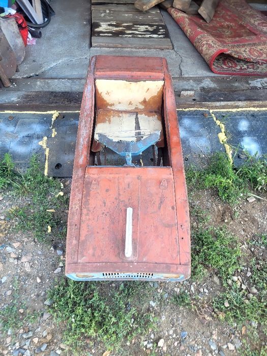 Продам педальная машинка ссср