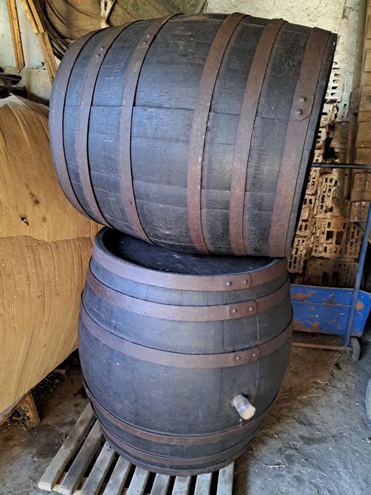Butoi stejar pentru vin 170 litri 2buc