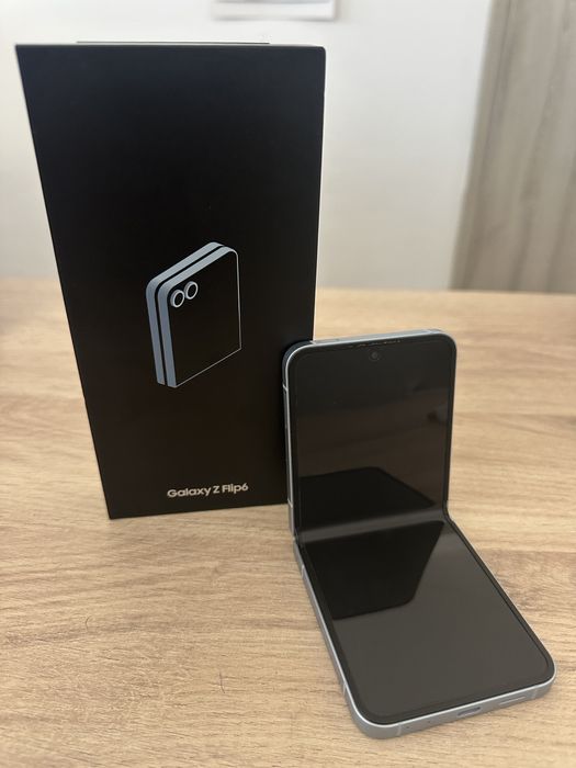 Samsung Galaxy Z Flip 6 256Gb 3 години пълна гаранция