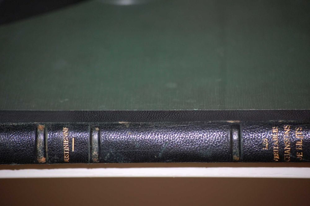 Carte veche si rara - "Les veritables chansons de Bilitis"