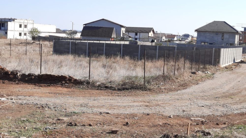 Vand teren zona carffour !