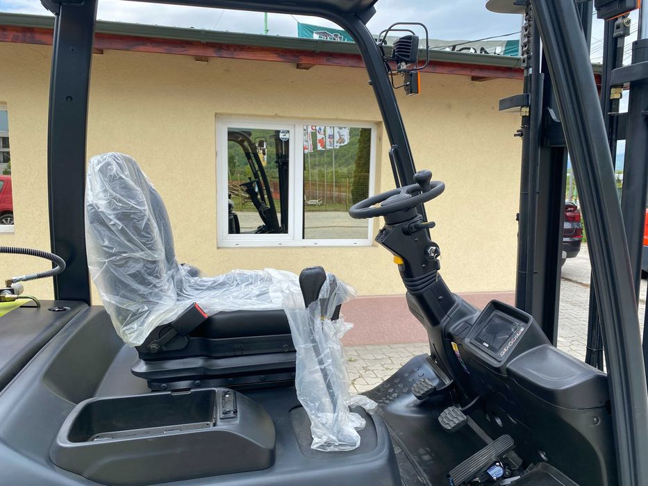 Motostivuitor NOU Clark 2.5 tone GPL triplex