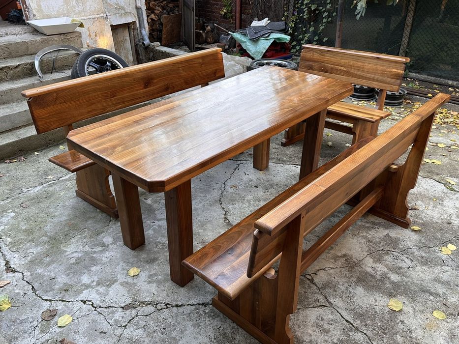 Комплект маса и пейки от орех