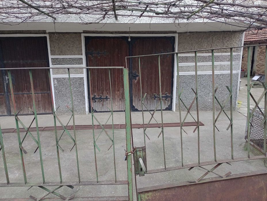 Дава се под наем Гараж / Паркомясто в Варна, Виница - 25 кв.м за 91.8 € - Снимка #1