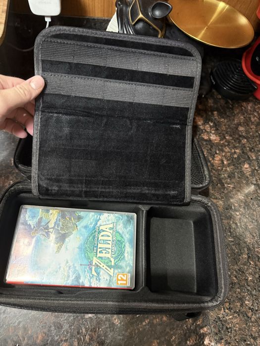 Кейс за Nintendo Switch .
