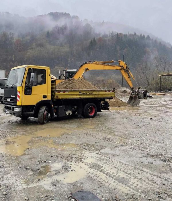 Vand si transport moloz nisip pamant