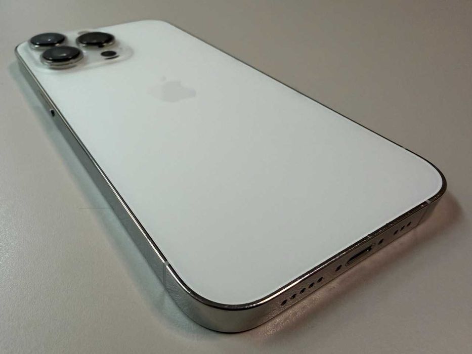  Apple / iPhone 13 Pro 128 Gb / Silver