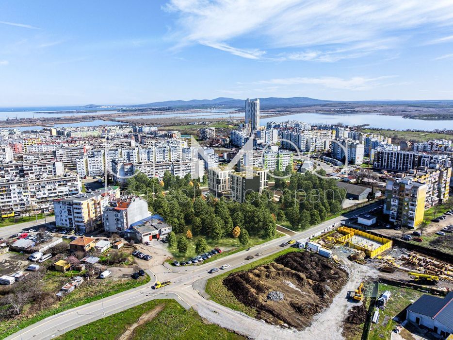 Продава се Двустаен апартамент в Бургас, Меден рудник - зона В - 80 кв.м за 950 €/кв.м - Снимка #4