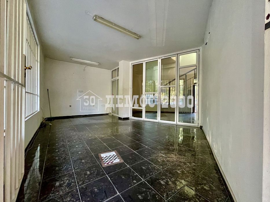 Дава се под наем Магазин в Варна, Завод Дружба - 68 кв.м за 1275 € - Снимка #1