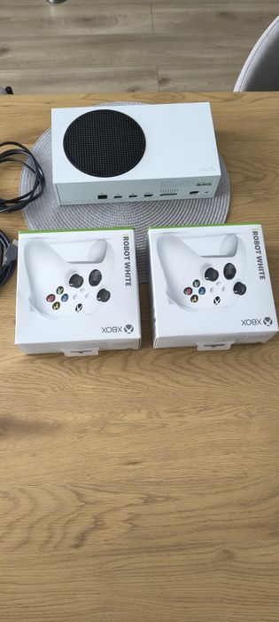Xbox Series S / 2 controllere