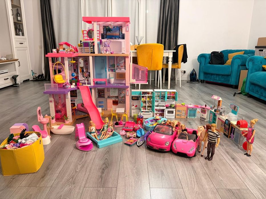 Set complet Barbie – casa mare + multe accesorii + masini + papusi