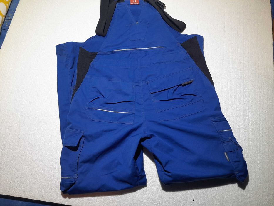 Pantaloni cu bretele Germania 52-54