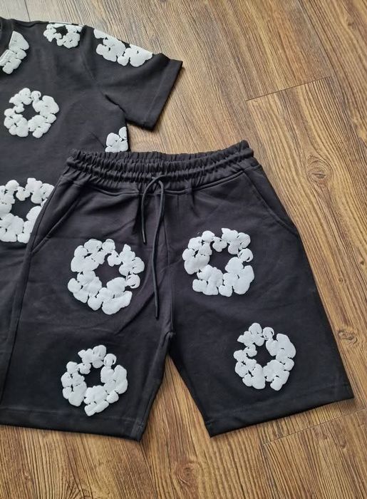 Мъжка екип къси панталони и тениска DENIM TEARS разюер S M L XL 2XL
На