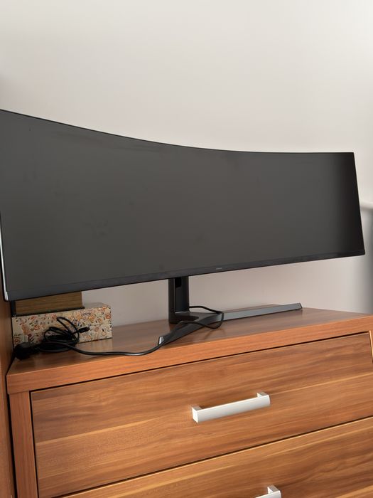 Monitor gaming Samsung Odyssey CRG9 49" curbat, Dual QHD 5120x1440, 120Hz, HDR1000, QLED – stare impecabilă