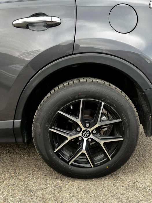 Toyota RAV 4 Машина