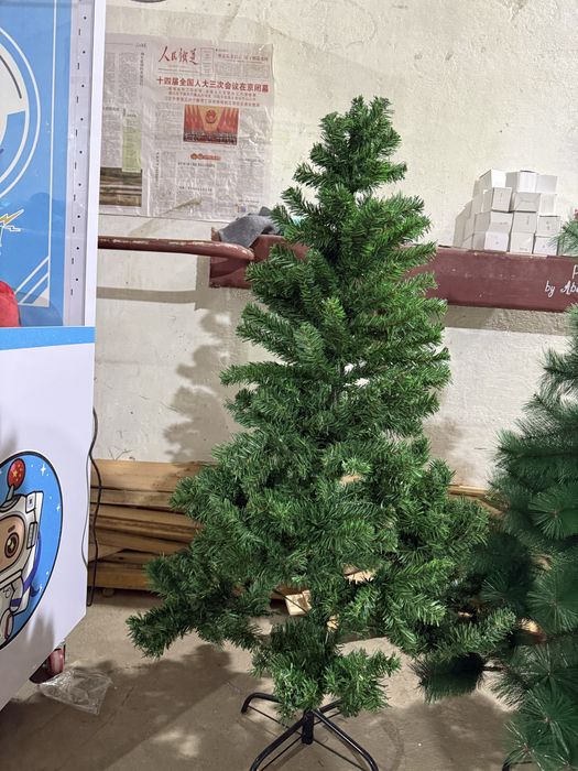 Продам елки, новогодний декор, венки