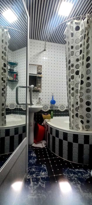 5-комнатная квартира в Центре, Пиридастгир