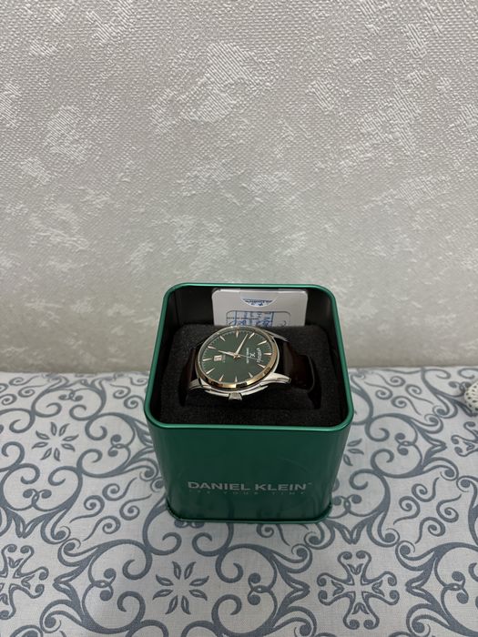 Продам Часы Daniel Klein