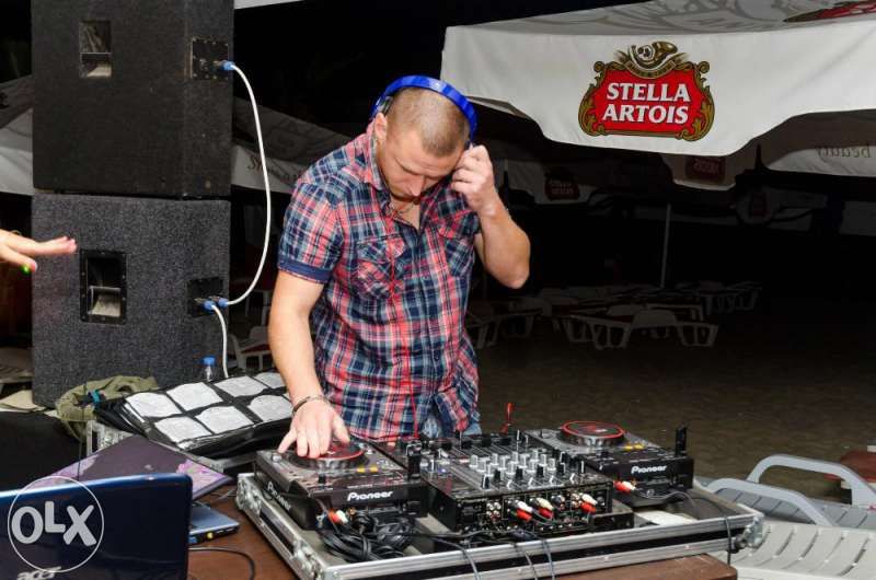 DJ със собствена апаратура