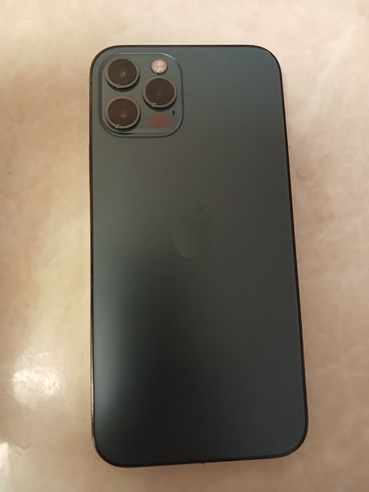 Обменяю Iphone 12pro 256gb