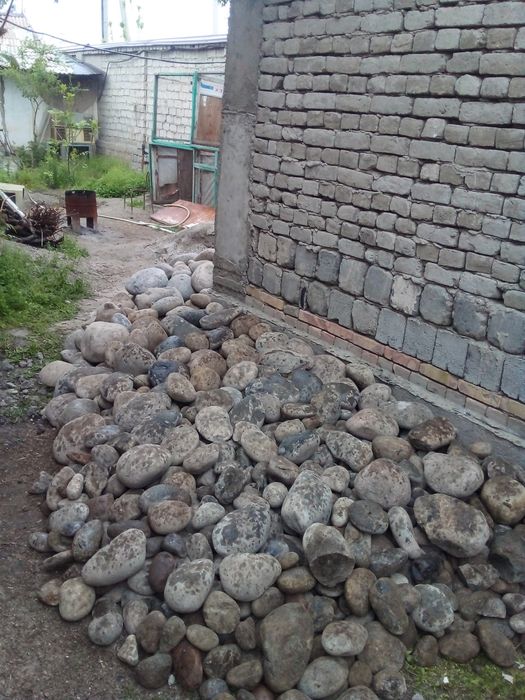 Фаргона центрда тош