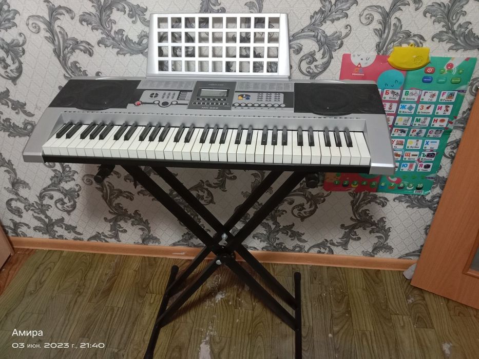 Синтезатор электронный